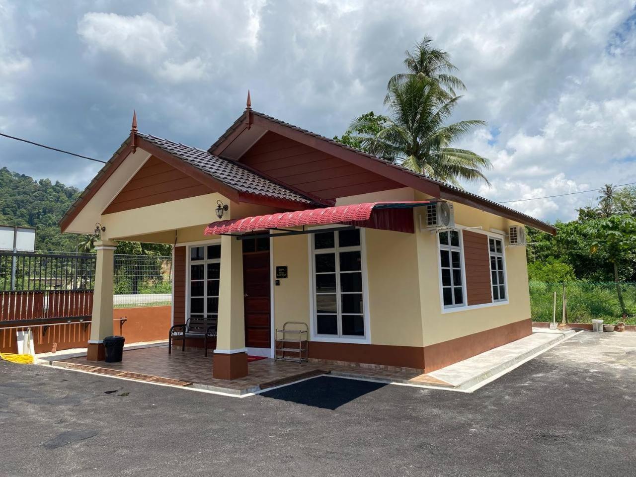 Nsjay Guest House Kampong Gong Balai Екстер'єр фото